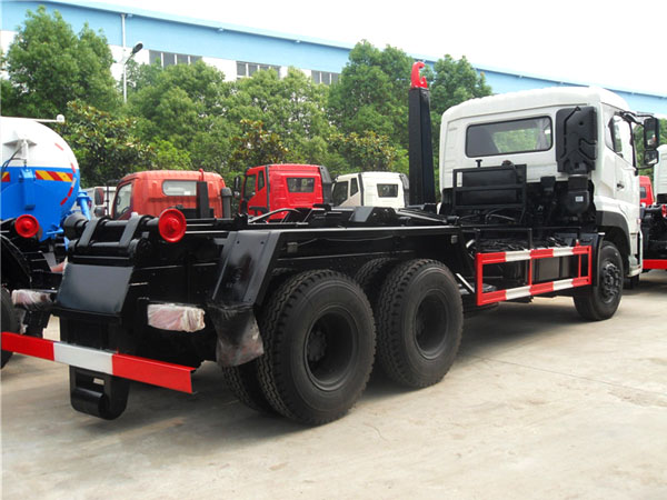 東風天龍后雙橋16方鉤臂式垃圾車 東風天龍后雙橋16方鉤臂式垃圾車