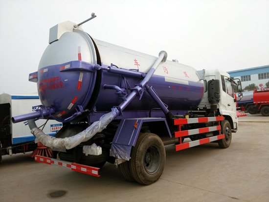 東風(fēng)天錦10方吸污車