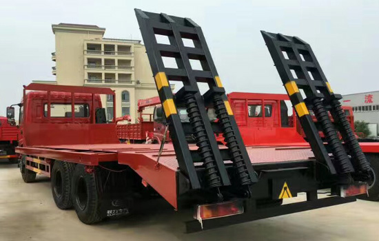 【國五】東風(fēng)后八輪挖機平板車 【國五】東風(fēng)后八輪挖機平板車