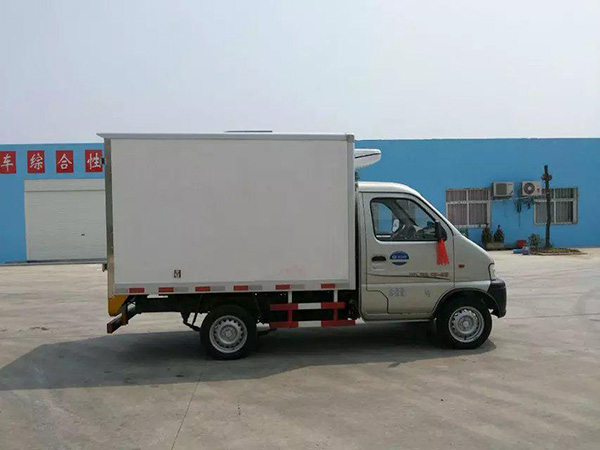 金杯2.9米貨廂冷藏車(chē) 金杯2.9米貨廂冷藏車(chē)