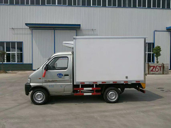 金杯2.9米貨廂冷藏車(chē) 金杯2.9米貨廂冷藏車(chē)