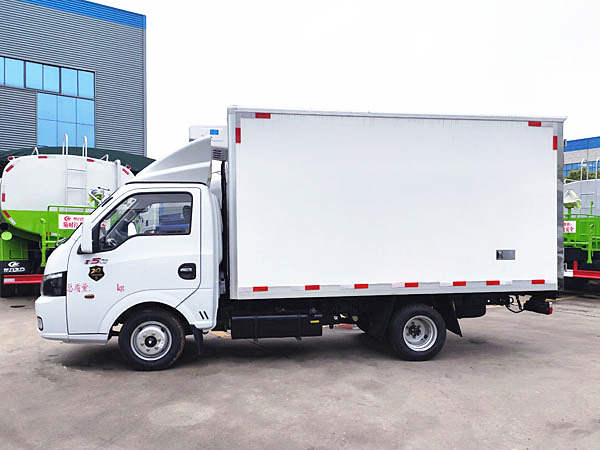 東風(fēng)途逸柴油冷藏車