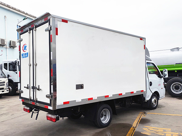 東風(fēng)途逸柴油冷藏車