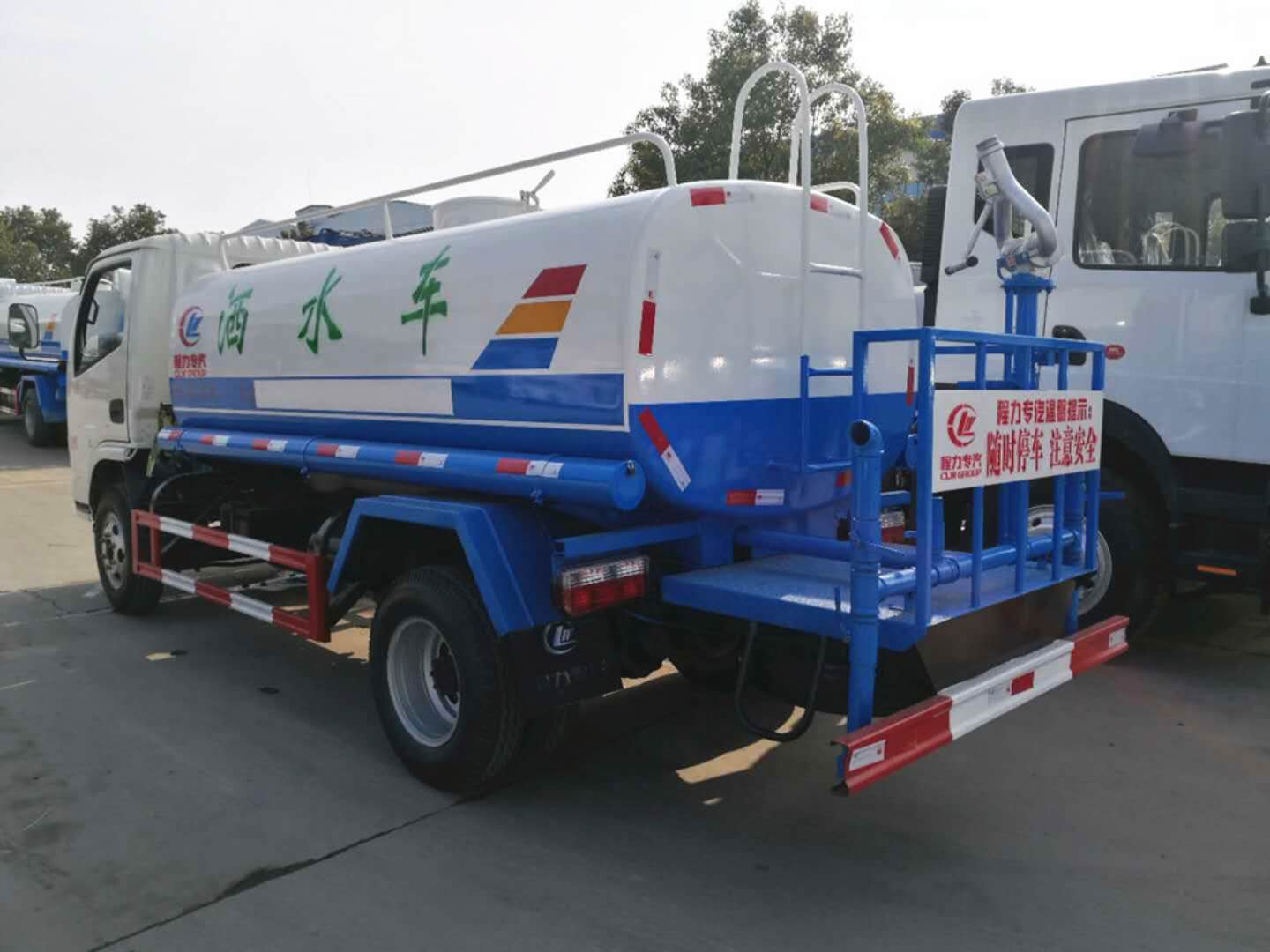 東風(fēng)5噸灑水車