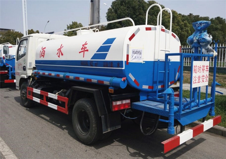 東風福瑞卡灑水車