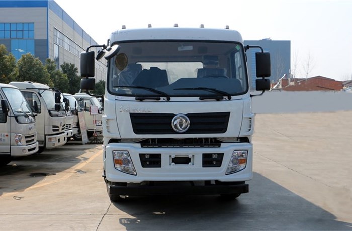 東風專底12噸灑水車