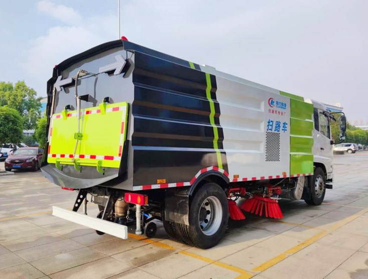 東風(fēng)天錦12方掃路車(chē)