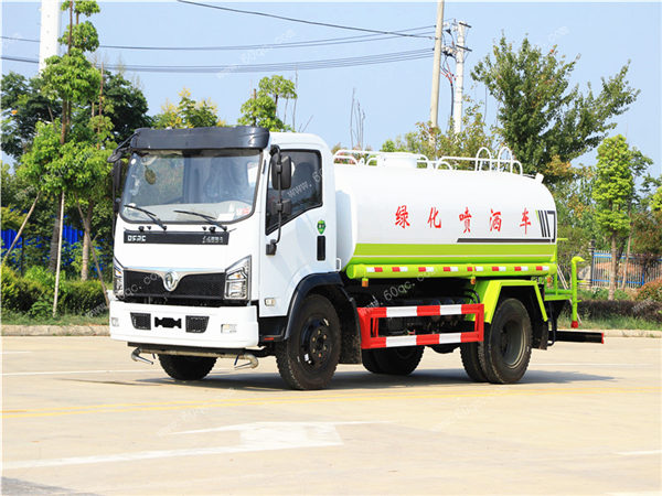 河南鄭州用戶購(gòu)置國(guó)六東風(fēng)福瑞卡灑水車