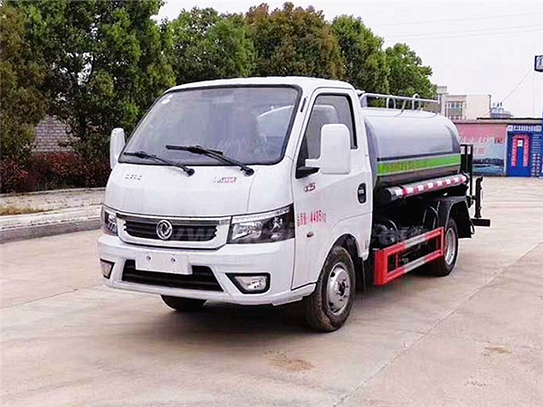東風(fēng)途逸藍(lán)牌灑水車