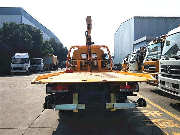 東風多利卡帶吊一拖二清障車 東風多利卡帶吊一拖二清障車