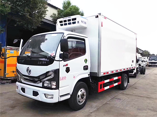 東風(fēng)多利卡D6國(guó)六冷藏車