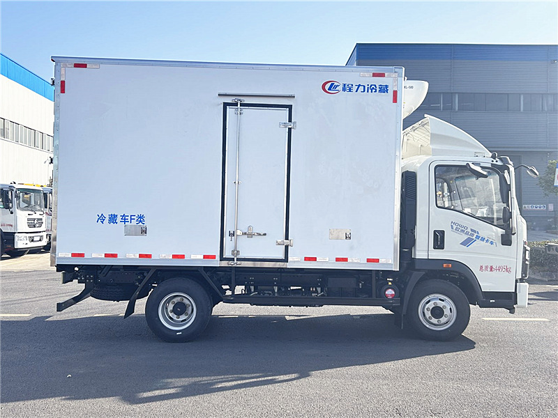 重汽豪沃統帥寬體冷藏車