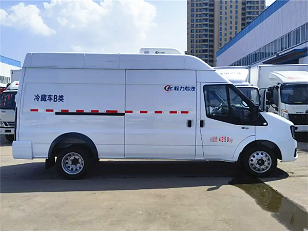 江鈴福順面包冷藏車