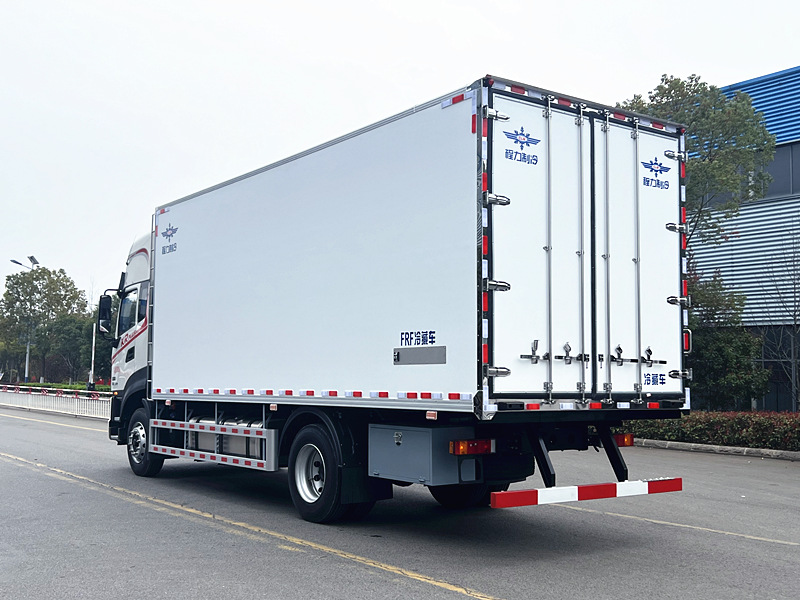 東風天錦PULS智能版冷藏車