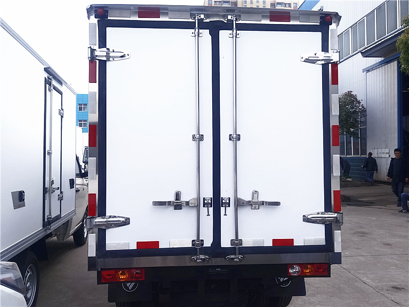 躍進(jìn)小福星藍(lán)牌國六冷藏車