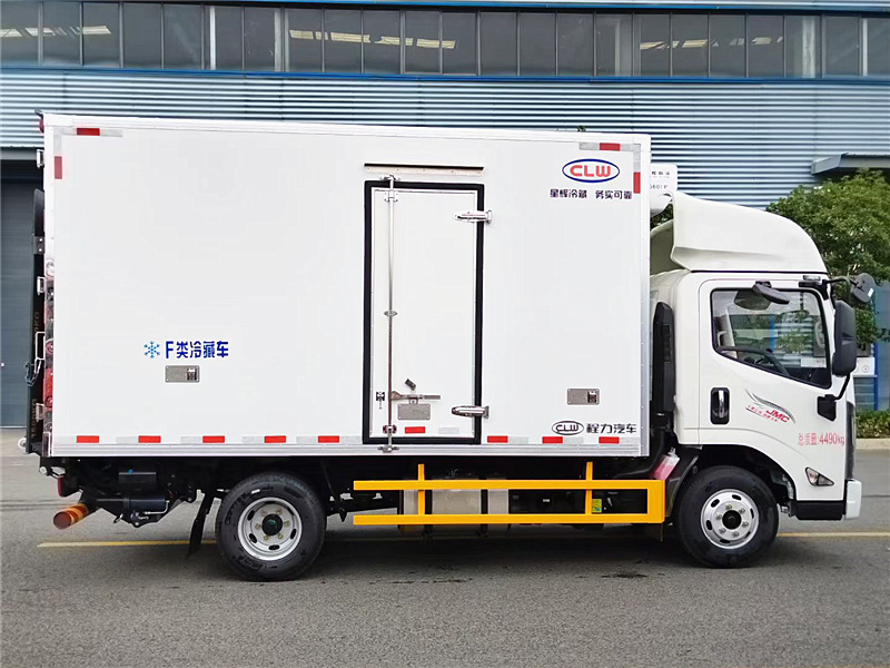 江鈴新凱運寬體冷藏車