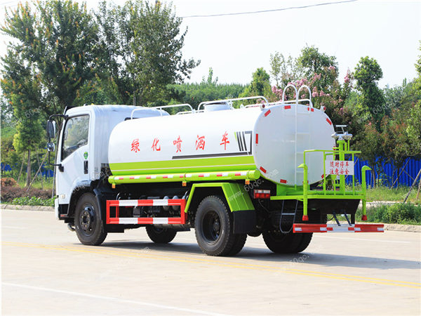 東風(fēng)大福瑞卡灑水車(chē)