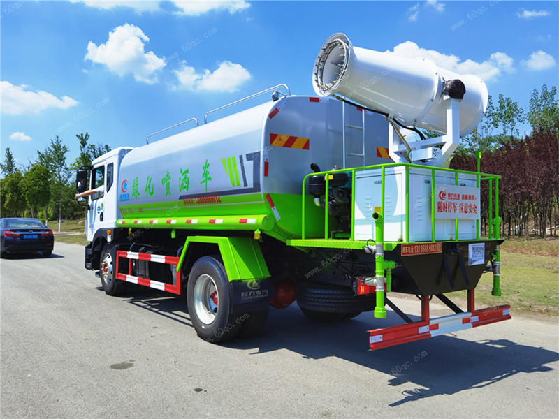 東風多利卡D9霧炮車