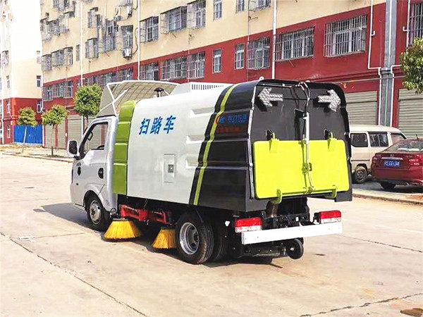 東風(fēng)途逸國(guó)六汽油3方掃路車