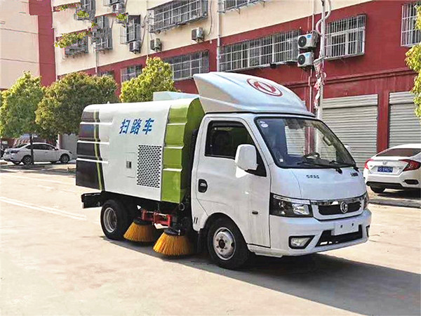 東風(fēng)途逸國(guó)六汽油3方掃路車