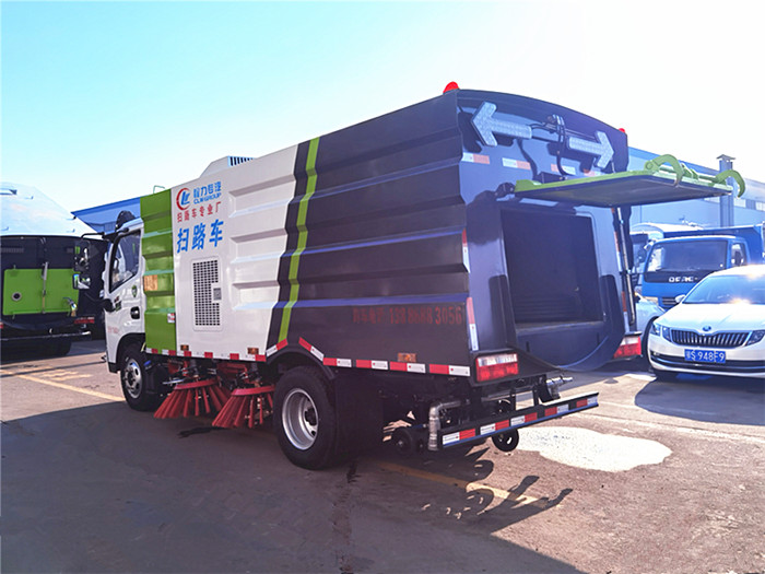 國六東風(fēng)多利卡5方掃路車