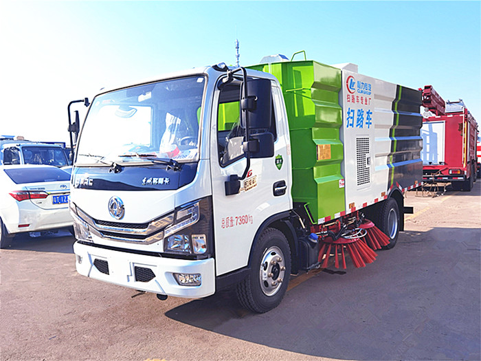 國六東風(fēng)多利卡5方掃路車