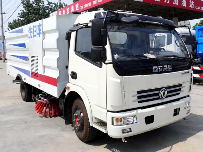 東風(fēng)多利卡洗掃車