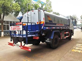 東風(fēng)D3L型12噸灑水車(chē) 東風(fēng)D3L型12噸灑水車(chē)