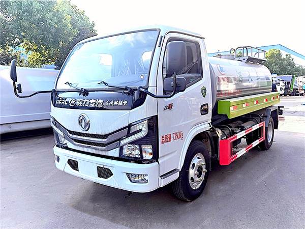 東風(fēng)5噸灑水車配置參數(shù)_D6現(xiàn)車廠家促銷
